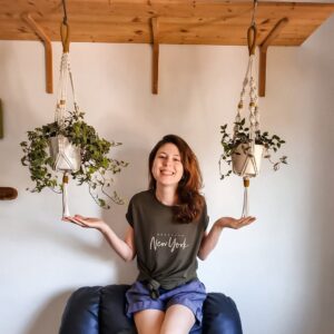 🌼🍂dois modelinhos de suporte de planta nas cores cru e mostarda. agora ficou difícil escolher.